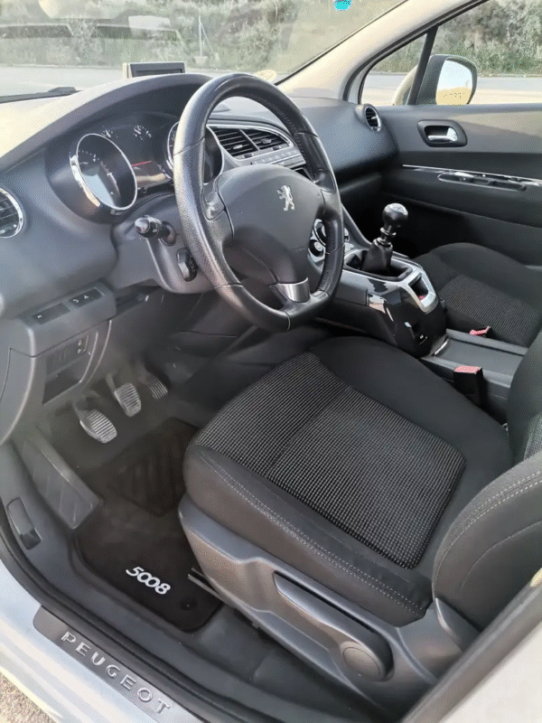 2010 Peugeot 5008 2.0HDI Sport Pack - Imagen 13