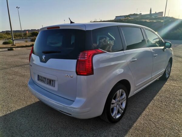 2010 Peugeot 5008 2.0HDI Sport Pack - Imagen 3