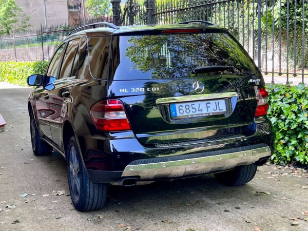 2006 Mercedes-Benz ML 320 CDI - Imagen 3