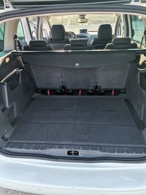 2010 Peugeot 5008 2.0HDI Sport Pack - Imagen 10