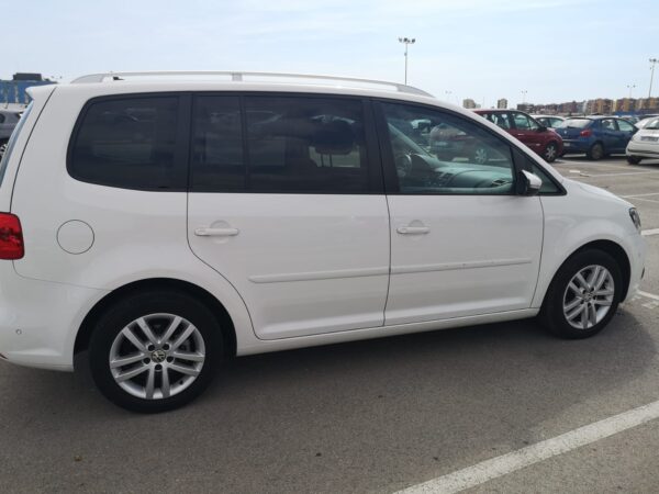 2013 Volkswagen Touran 2.0TDI Advance BMT - Imagen 9