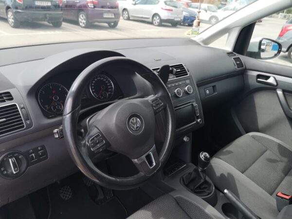 2013 Volkswagen Touran 2.0TDI Advance BMT - Imagen 13