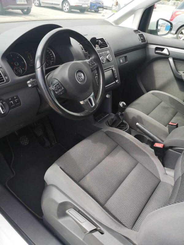 2013 Volkswagen Touran 2.0TDI Advance BMT - Imagen 15