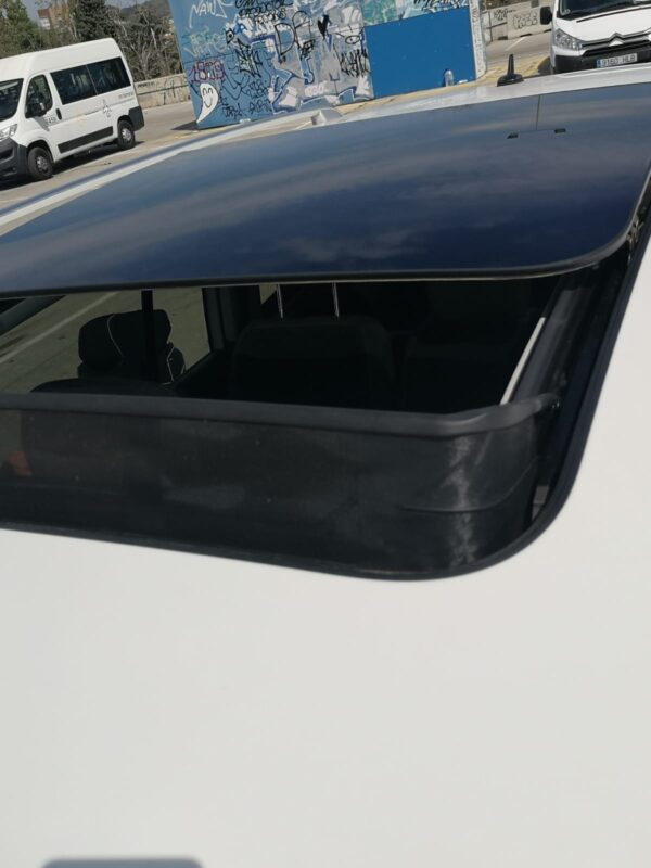 2013 Volkswagen Touran 2.0TDI Advance BMT - Imagen 4
