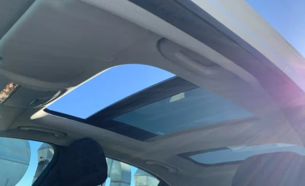 2019 Mercedes-Benz C200 - Imagen 3