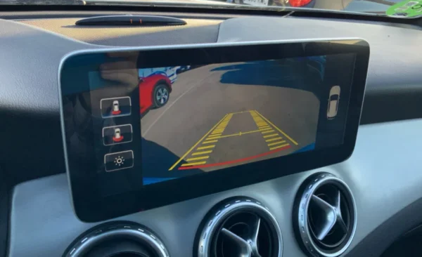 2014 Mercedes-Benz GLA 220 - Imagen 2