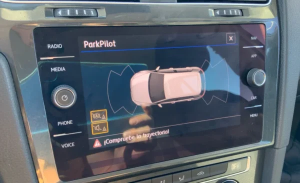 2020 Volkswagen Golf - Imagen 3