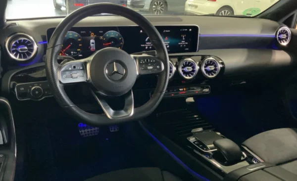 2018 Mercedes-Benz A200 - Imagen 11