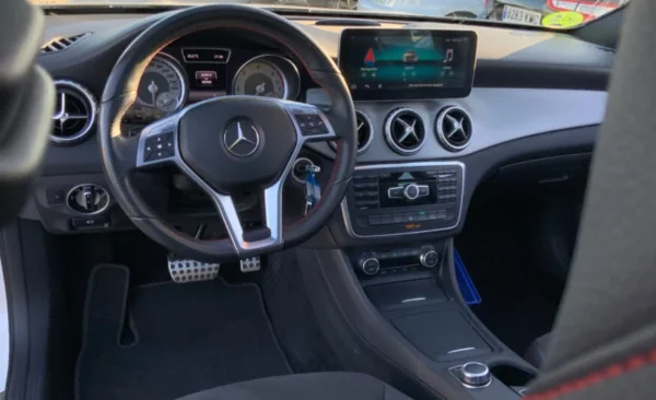 2014 Mercedes-Benz GLA 220 - Imagen 11