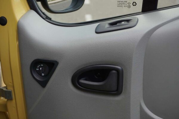 2008 Renault Trafic 2.0dCi - Imagen 13