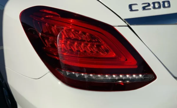 2019 Mercedes-Benz C200 - Imagen 18