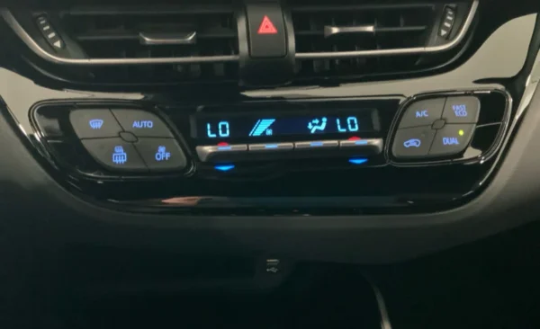 2021 Toyota C-HR - Imagen 19