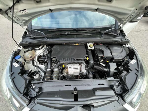 2015 Citroen C4 PureTech 110 Selection - Imagen 3