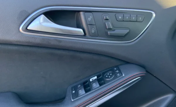 2014 Mercedes-Benz GLA 220 - Imagen 21