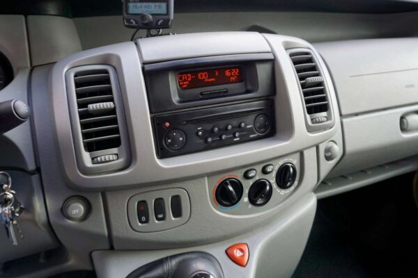 2008 Renault Trafic 2.0dCi - Imagen 6