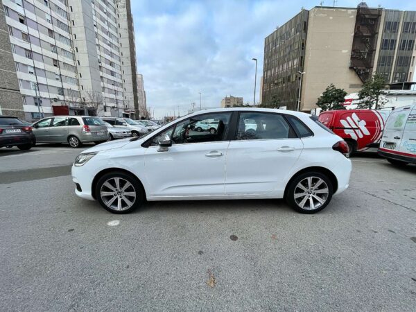 2015 Citroen C4 PureTech 110 Selection - Imagen 9